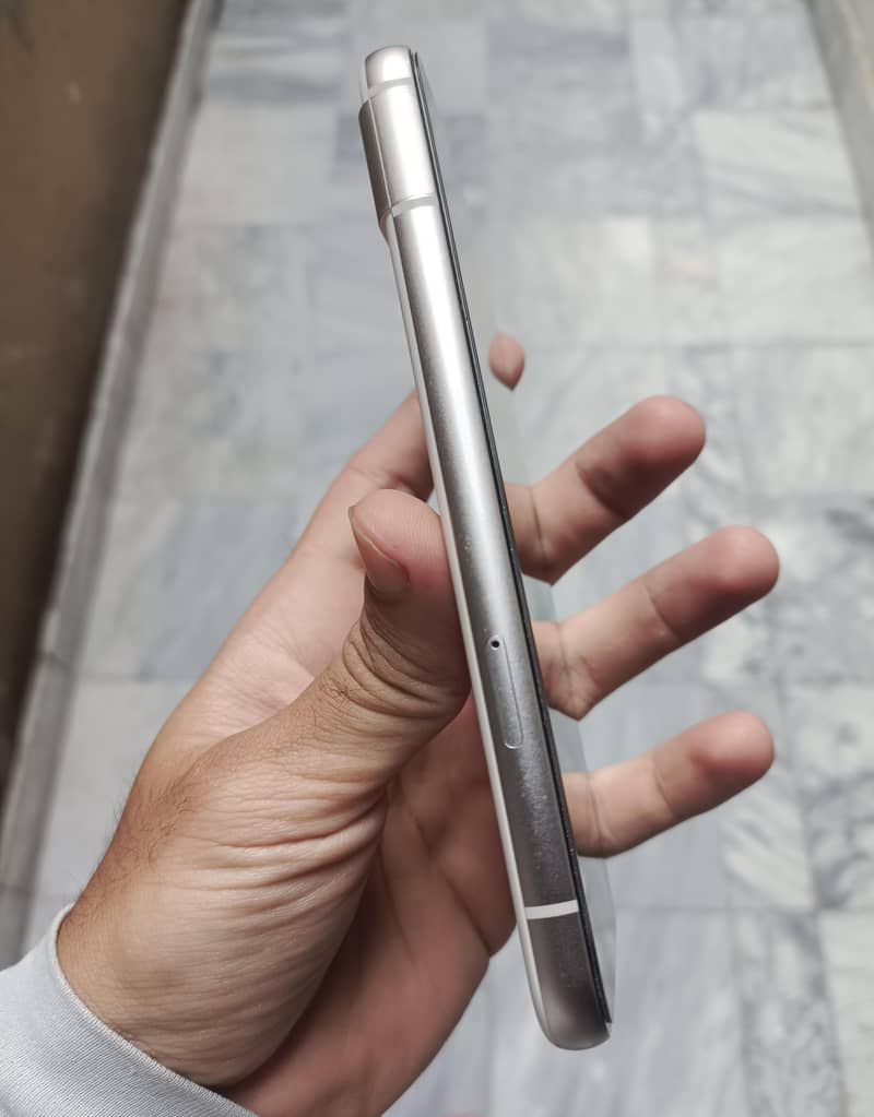 Google Pixel 8a 1