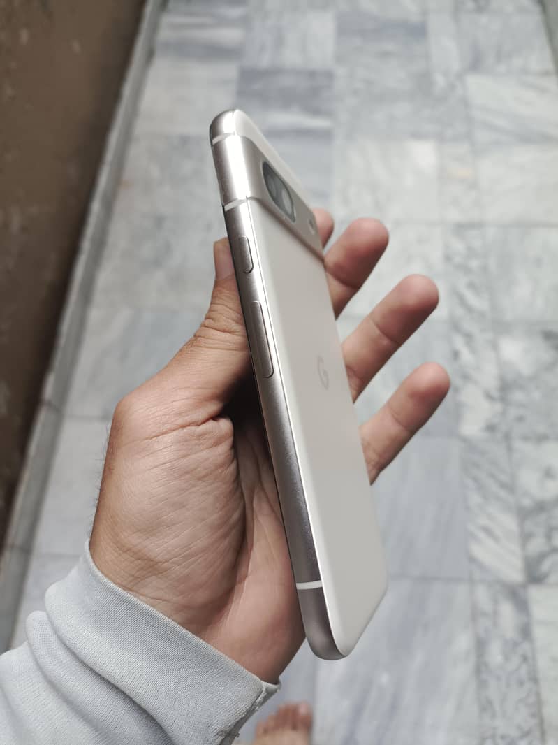 Google Pixel 8a 5
