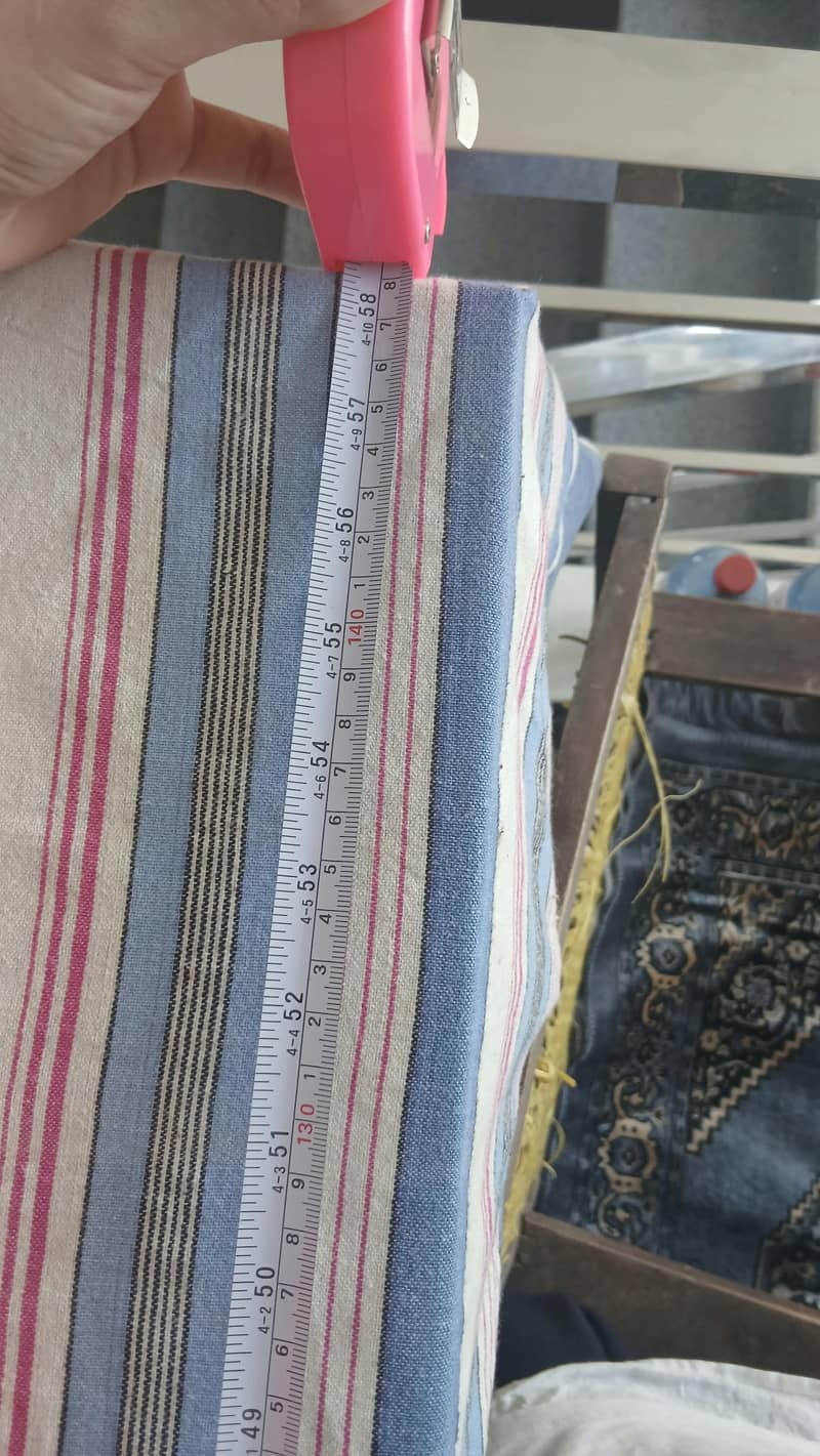 5ft Peti with stand 5