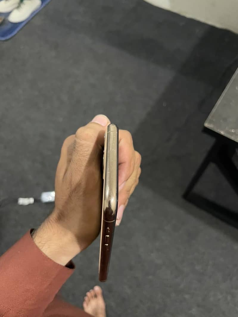 Apple iPhone 11 Pro,,, sim working 6
