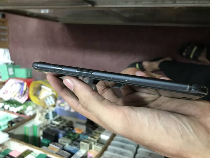 Apple iPhone 7 Plus 1
