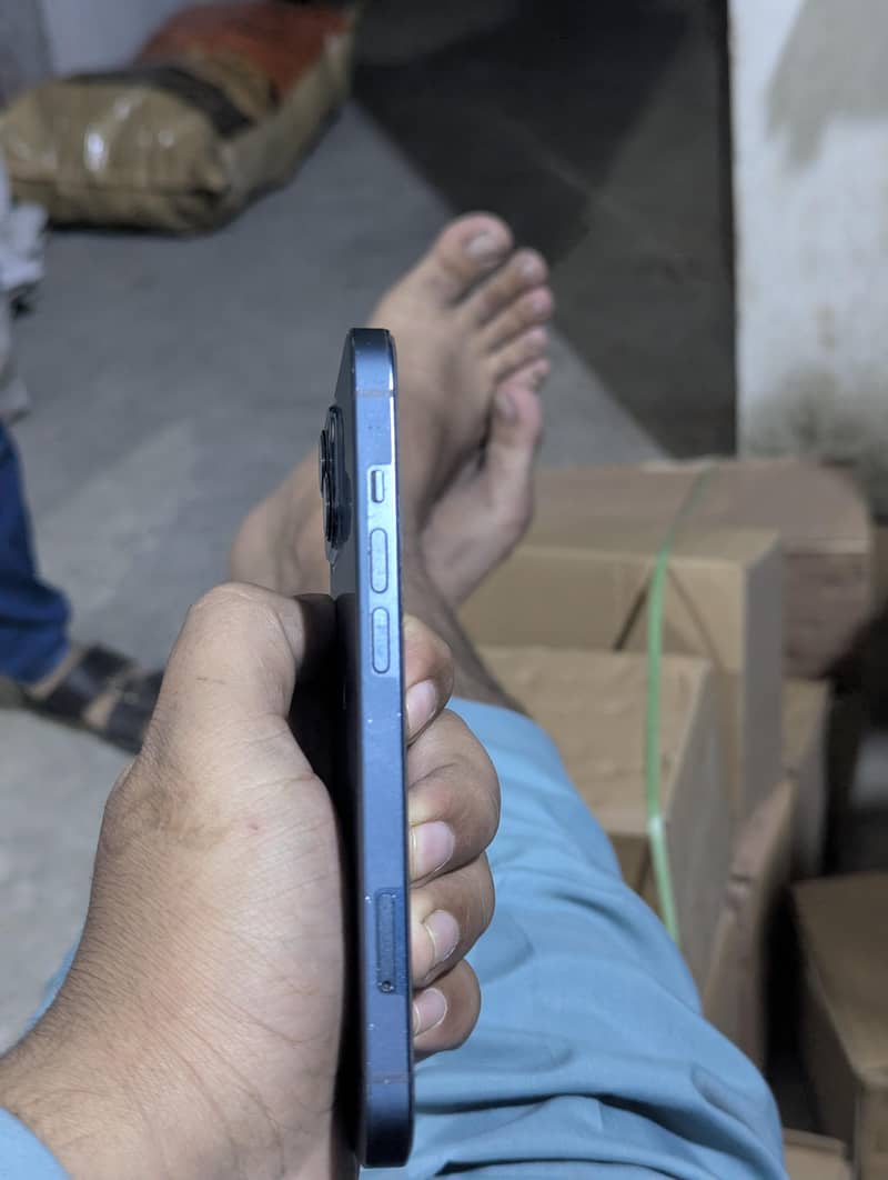 Apple iPhone 13 1