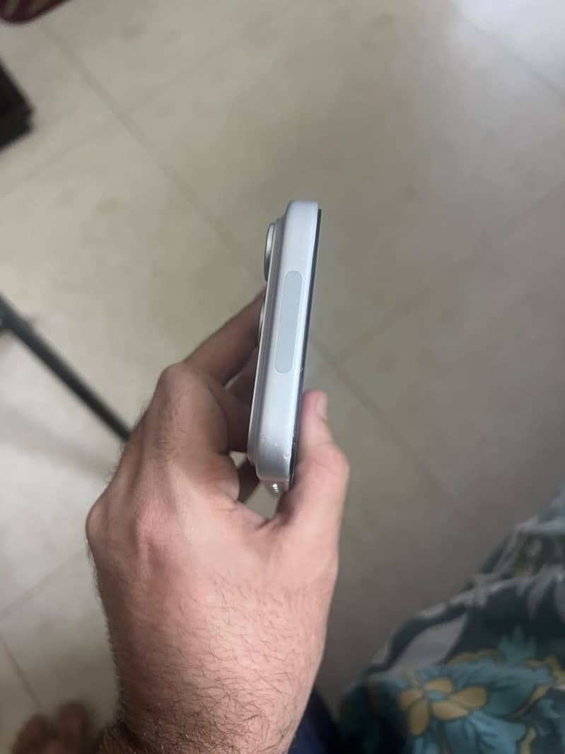 Apple iPhone 17 Pro Max 4