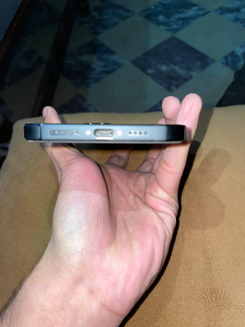 Apple iPhone 15 plus 3