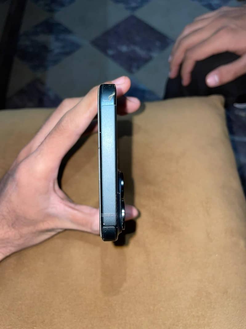 Apple iPhone 15 plus 6