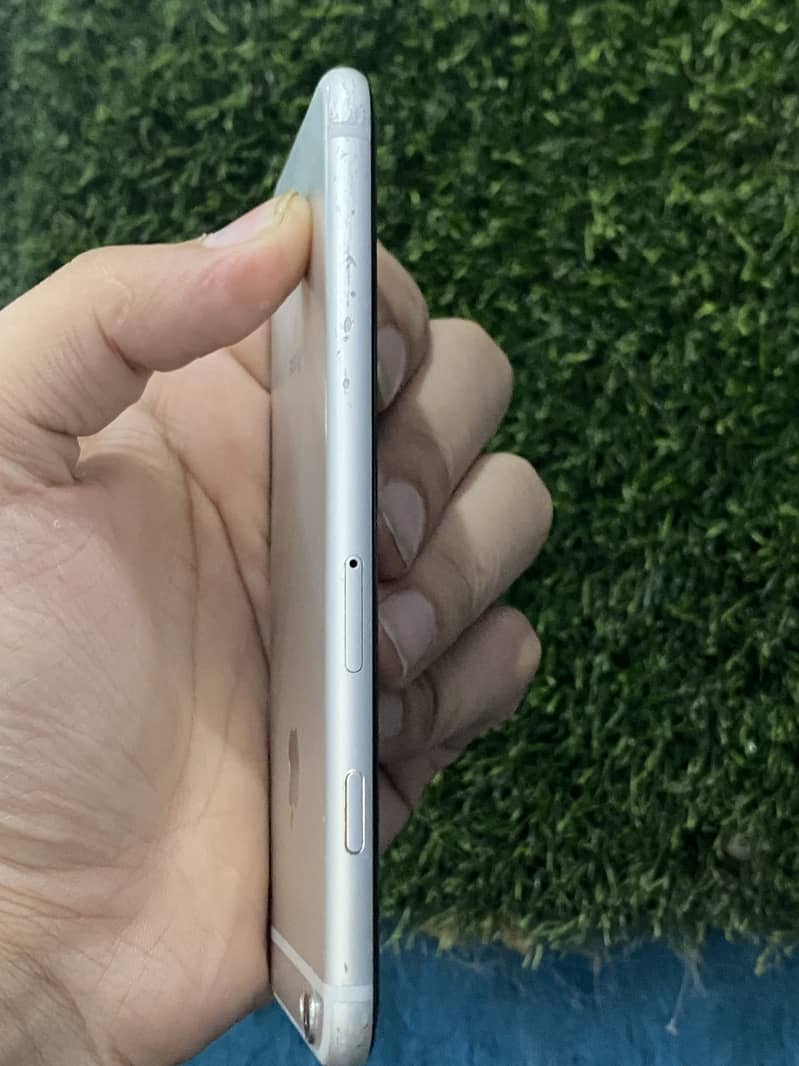 Apple iPhone 6S 1