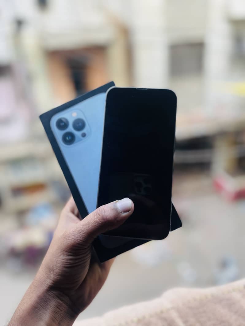 Apple iPhone 13 Pro Max FU 1