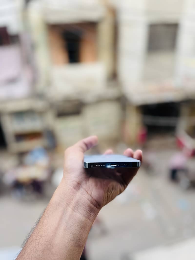 Apple iPhone 13 Pro Max FU 4