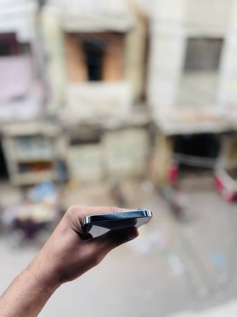 Apple iPhone 13 Pro Max FU 5