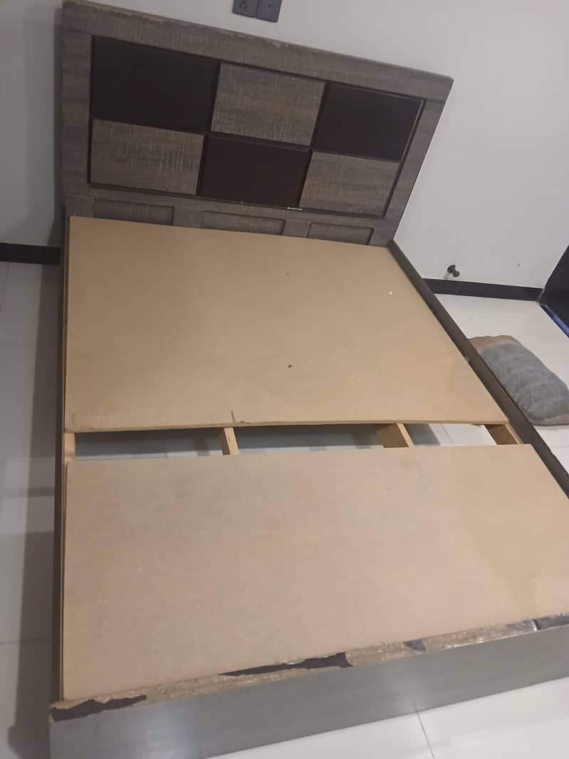 Single bed with mattress 0