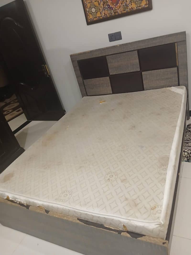Single bed with mattress 2
