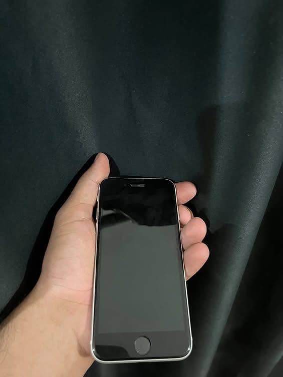 Apple iPhone SE 0