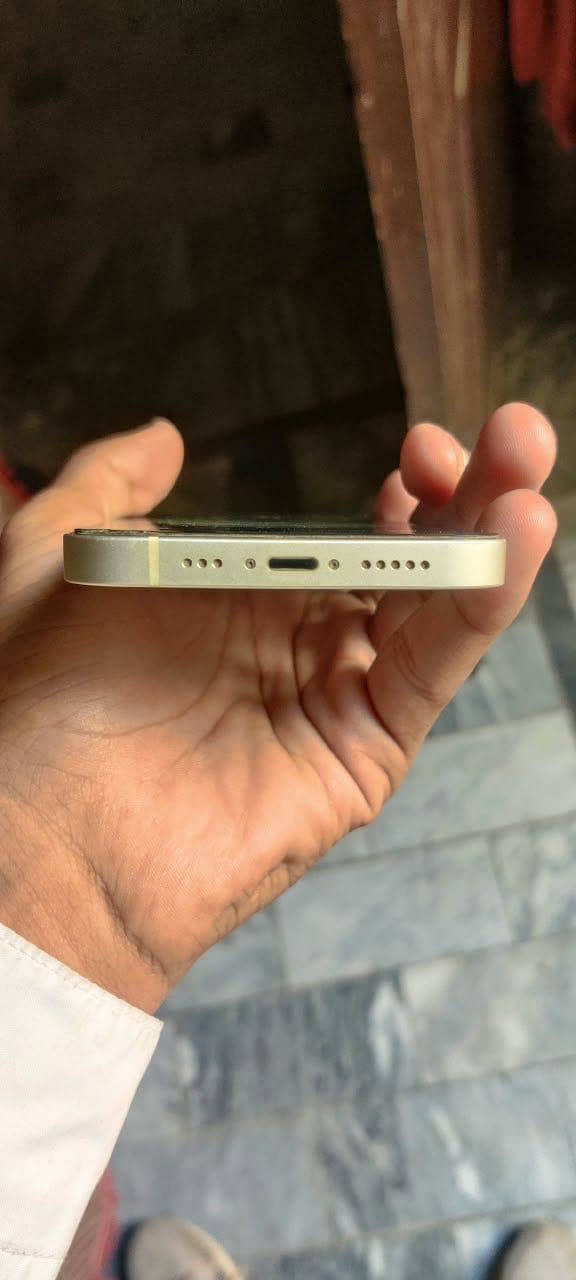 Apple iPhone 13 1