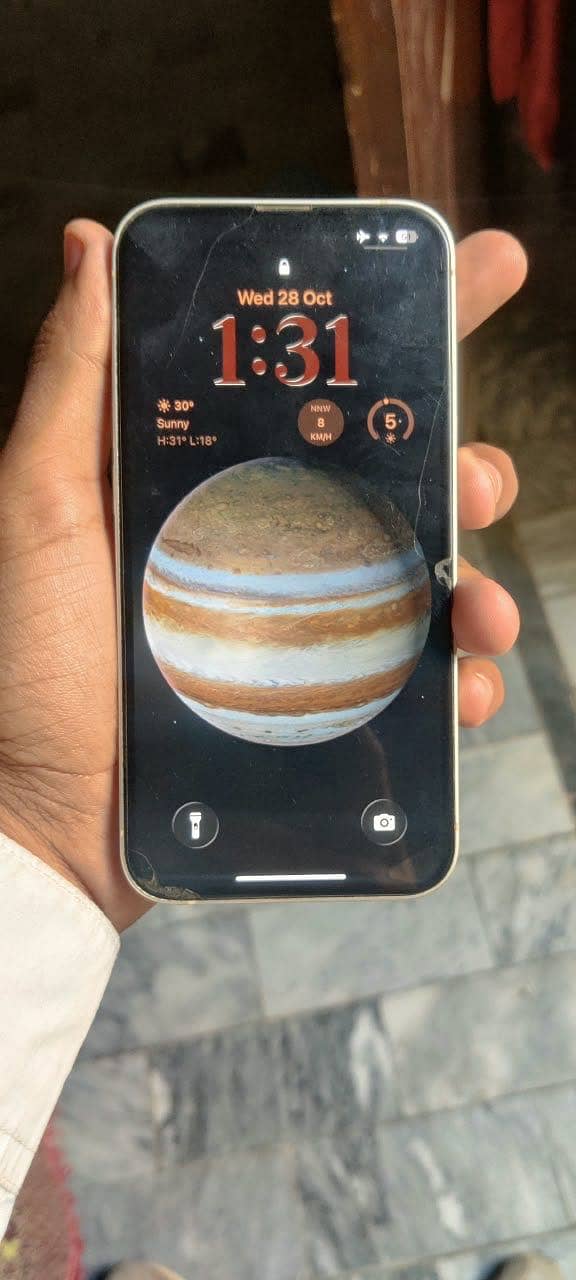 Apple iPhone 13 5