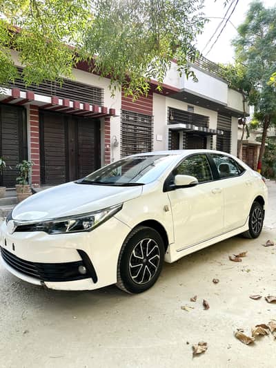 Toyota Corolla GLI 2018 Special Edition Super White Colour