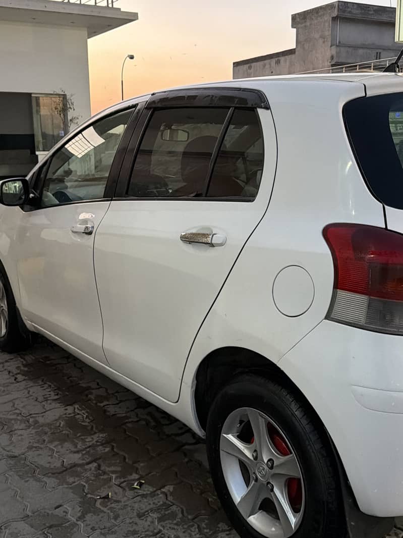 Toyota Vitz 2012 6