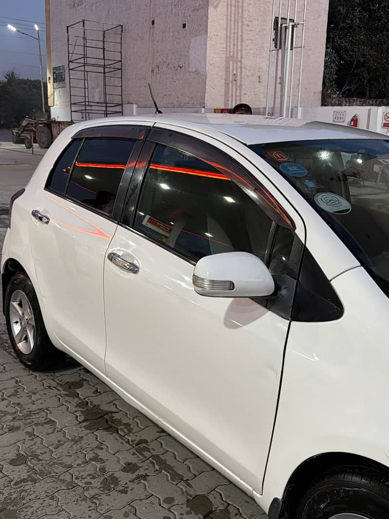 Toyota Vitz 2012 11