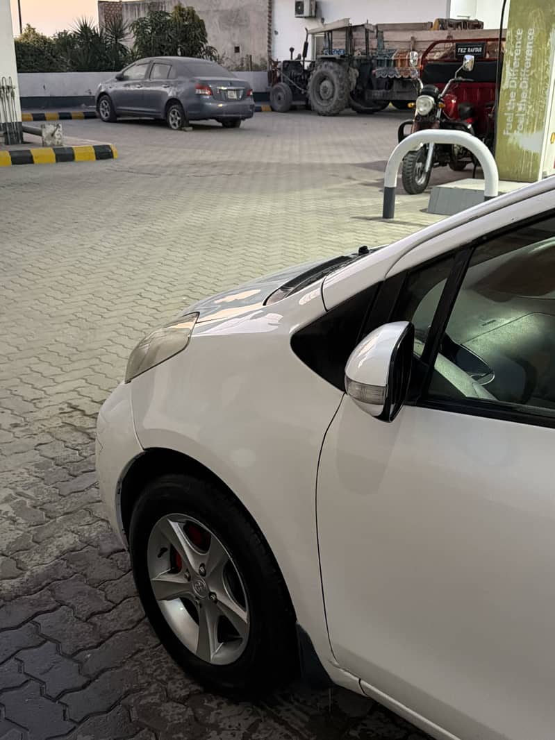 Toyota Vitz 2012 14