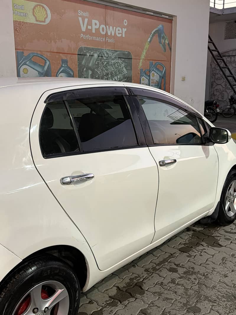 Toyota Vitz 2012 15