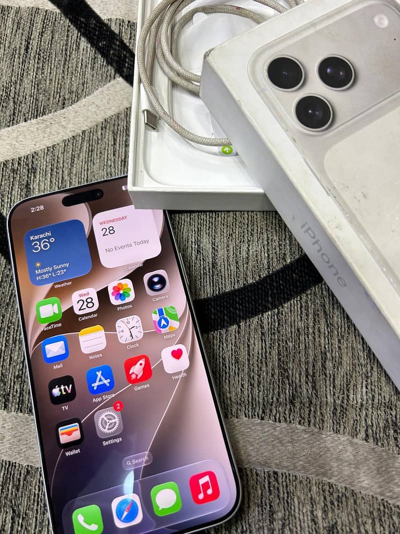 Apple iPhone 17 Pro Max silver 1