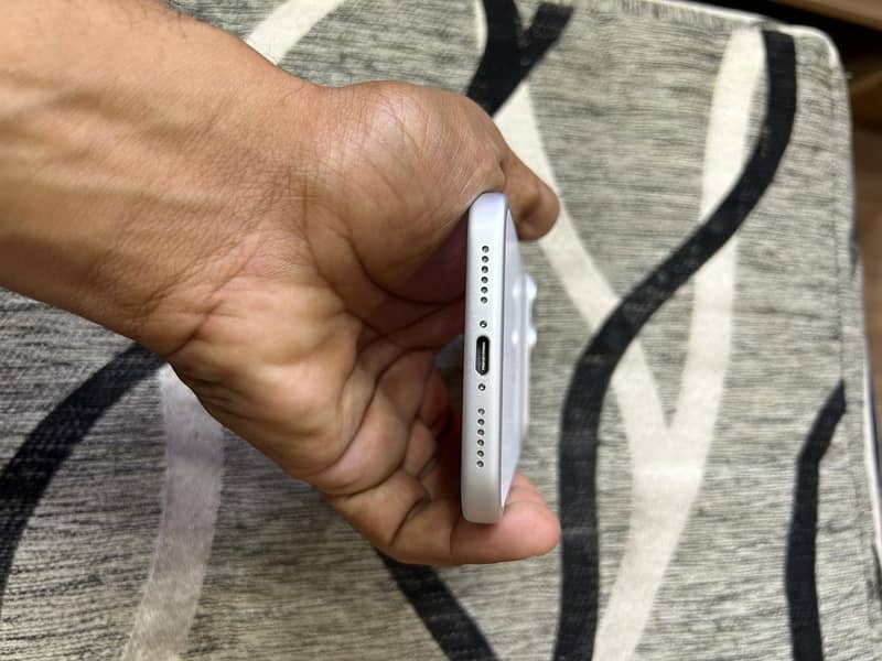 Apple iPhone 17 Pro Max silver 3