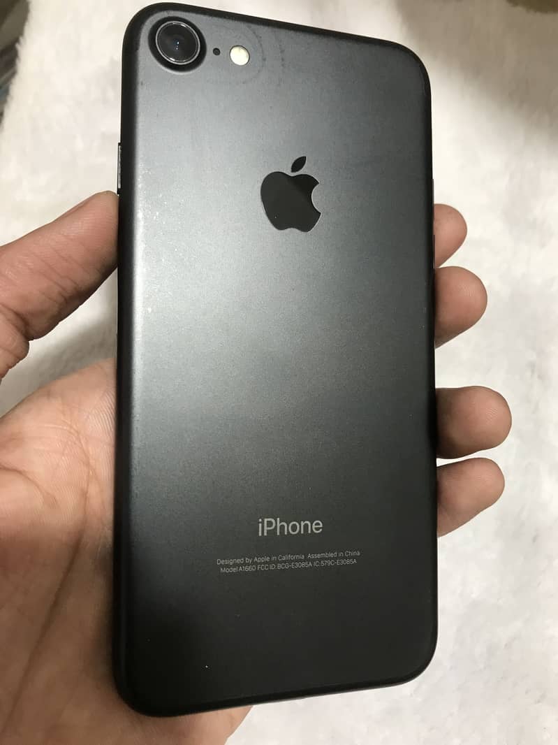 Apple iPhone 7 0