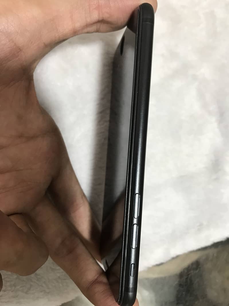 Apple iPhone 7 2