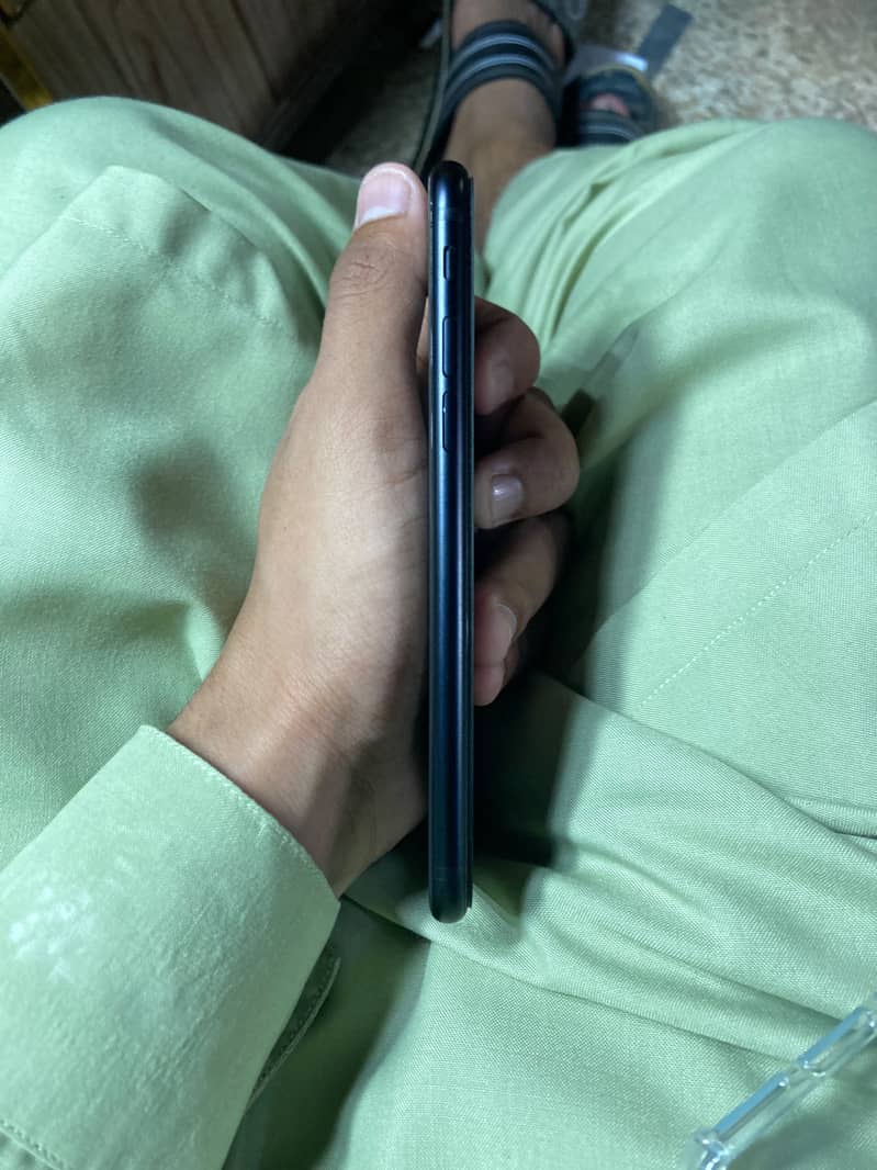 Apple iPhone SE 3
