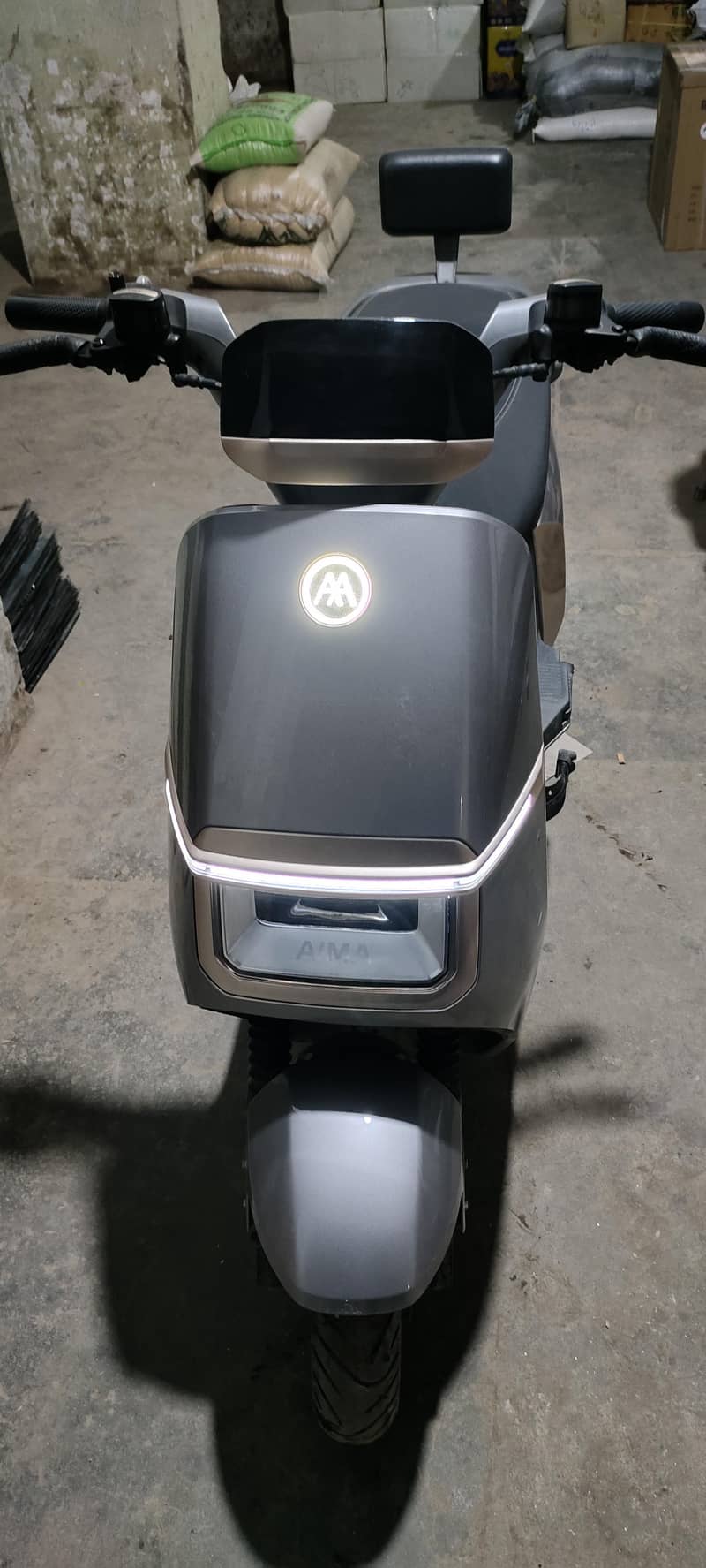brand new 700km driven 4
