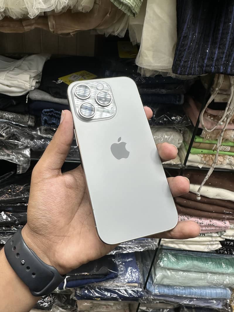 Apple iPhone 15 Pro 6