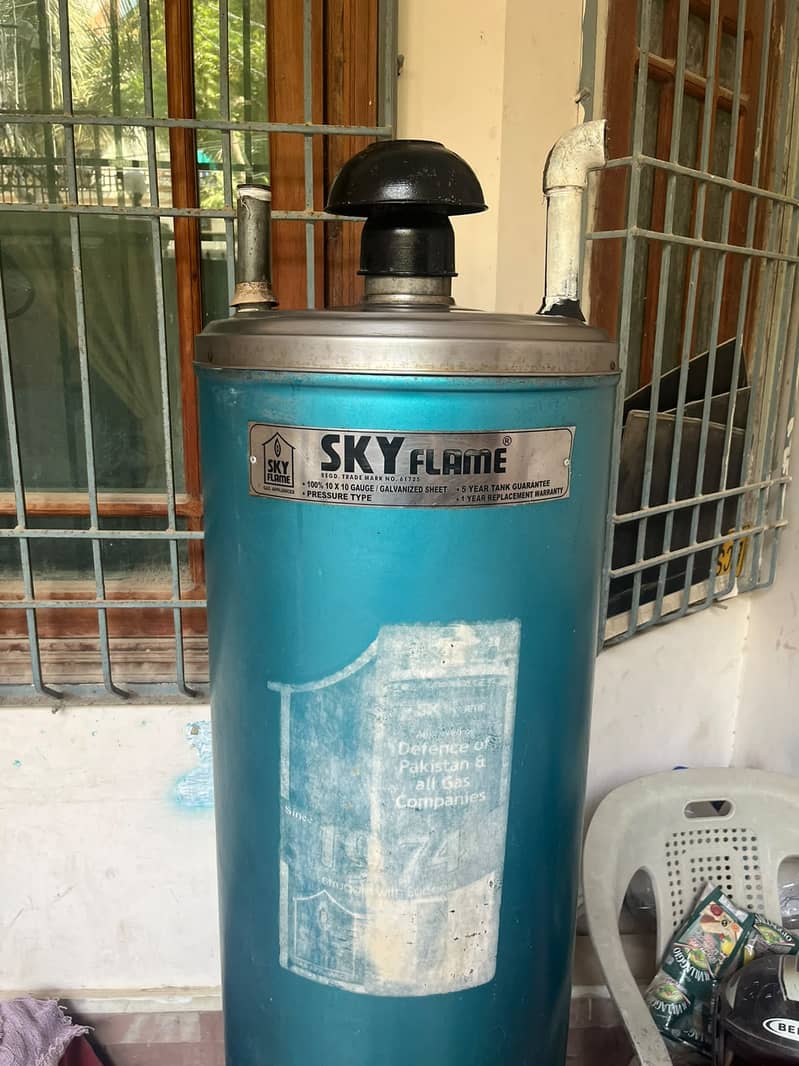 Sky Flame gas geyser in remarkable working condition - Geysers - 1120979996