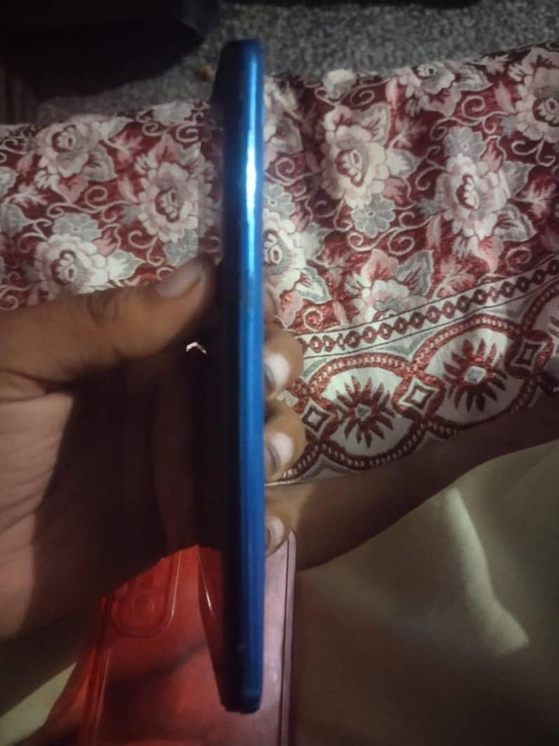 Samsung Mobile A50 2