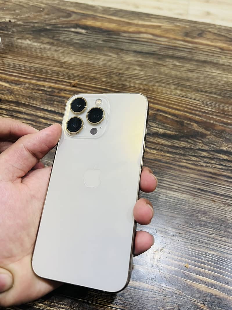 Apple iPhone 13 Pro 4