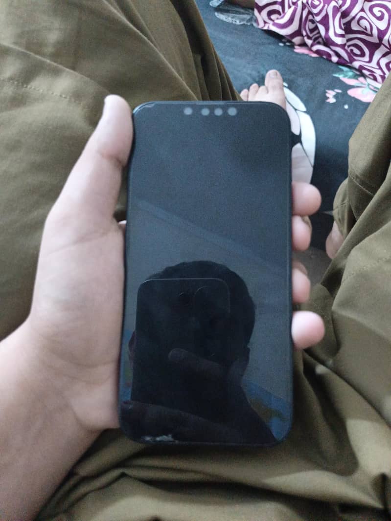 Apple iPhone 13 5