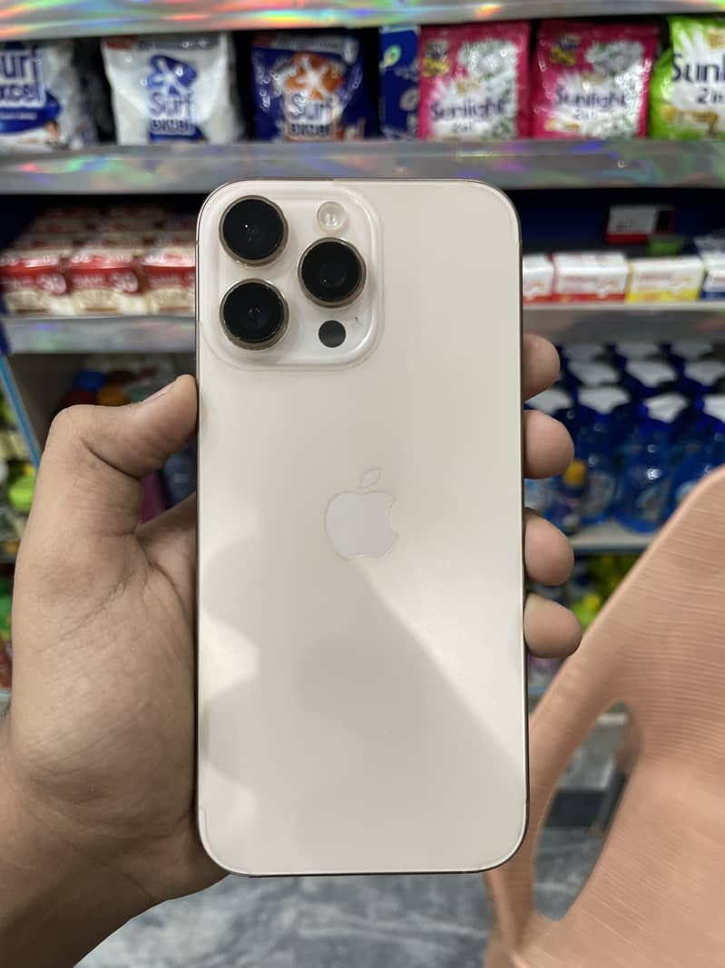 Apple iPhone 16 Pro Max 0