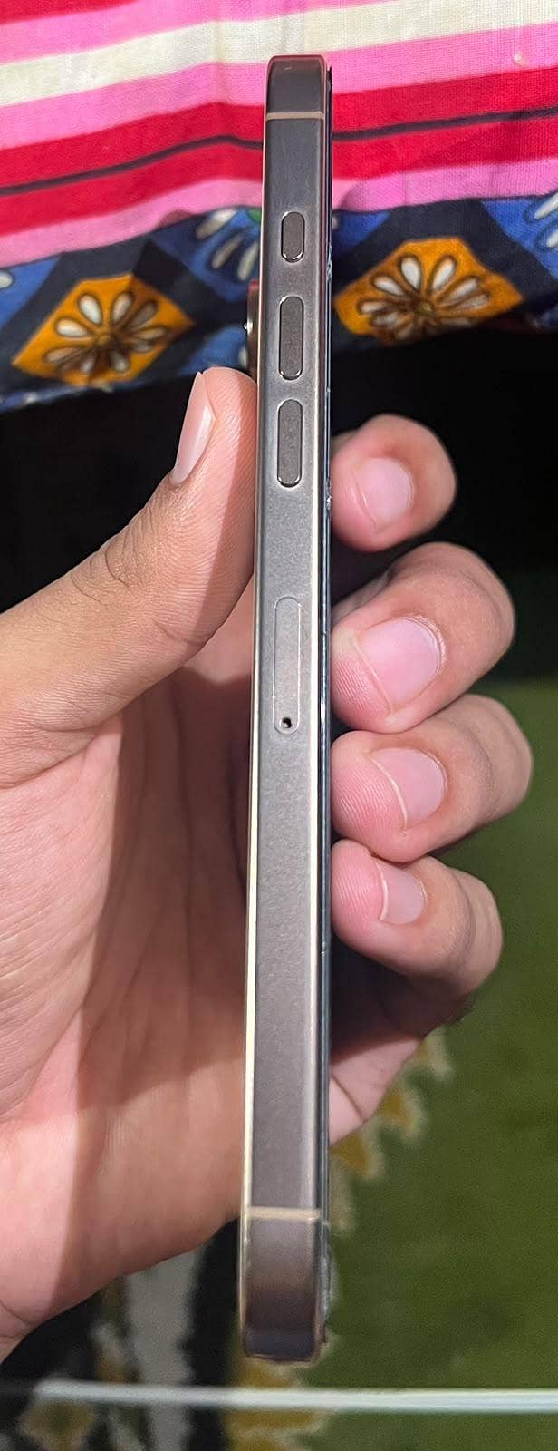 Apple iPhone 16 Pro Max 1