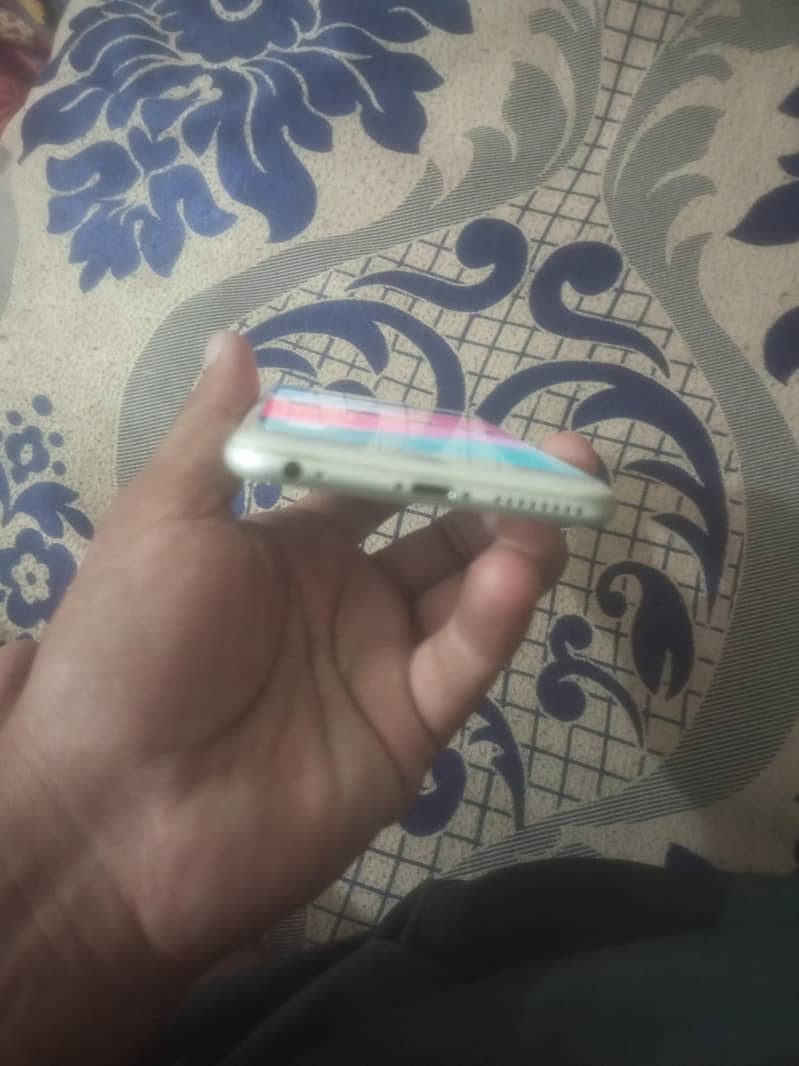 Apple iPhone 6S Plus 4