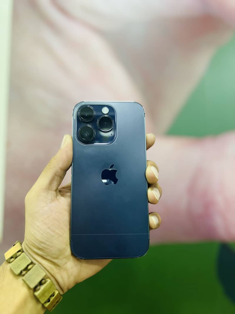 Apple iPhone 14 Pro 0