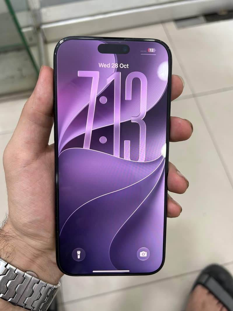 Apple iPhone 16 Pro Max 0