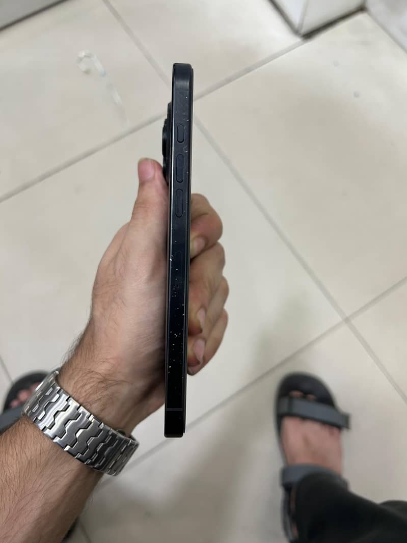 Apple iPhone 16 Pro Max 5