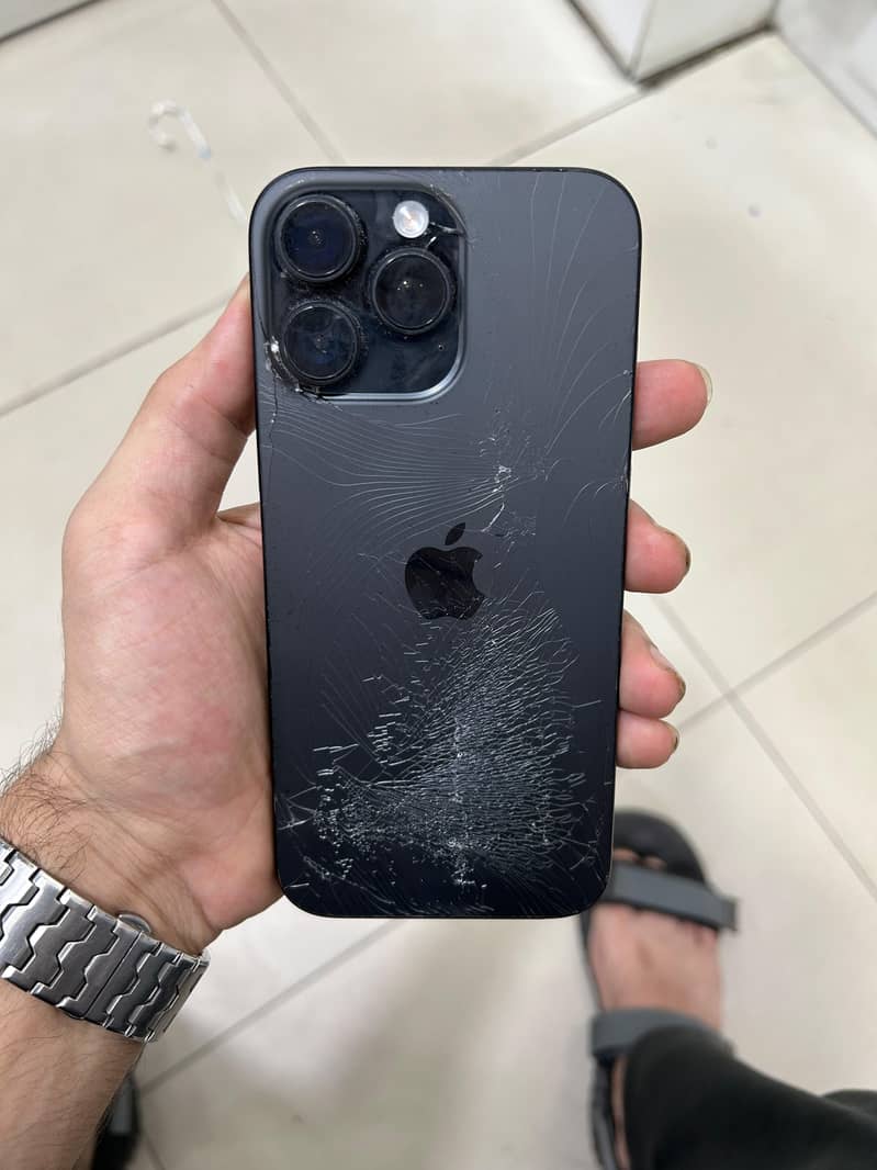 Apple iPhone 16 Pro Max 6