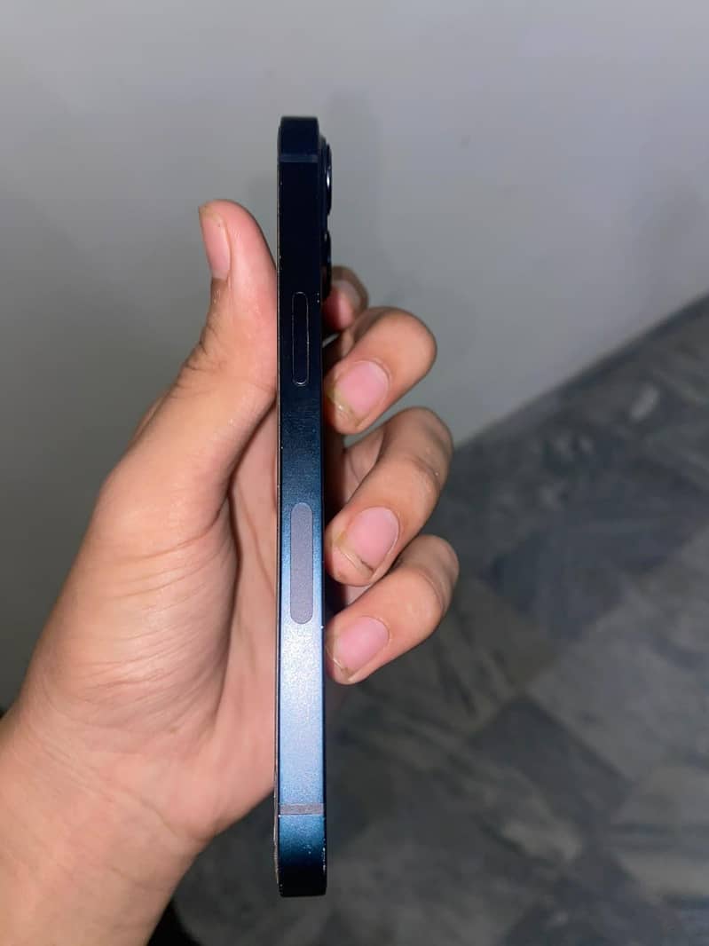 Apple iPhone 13 3