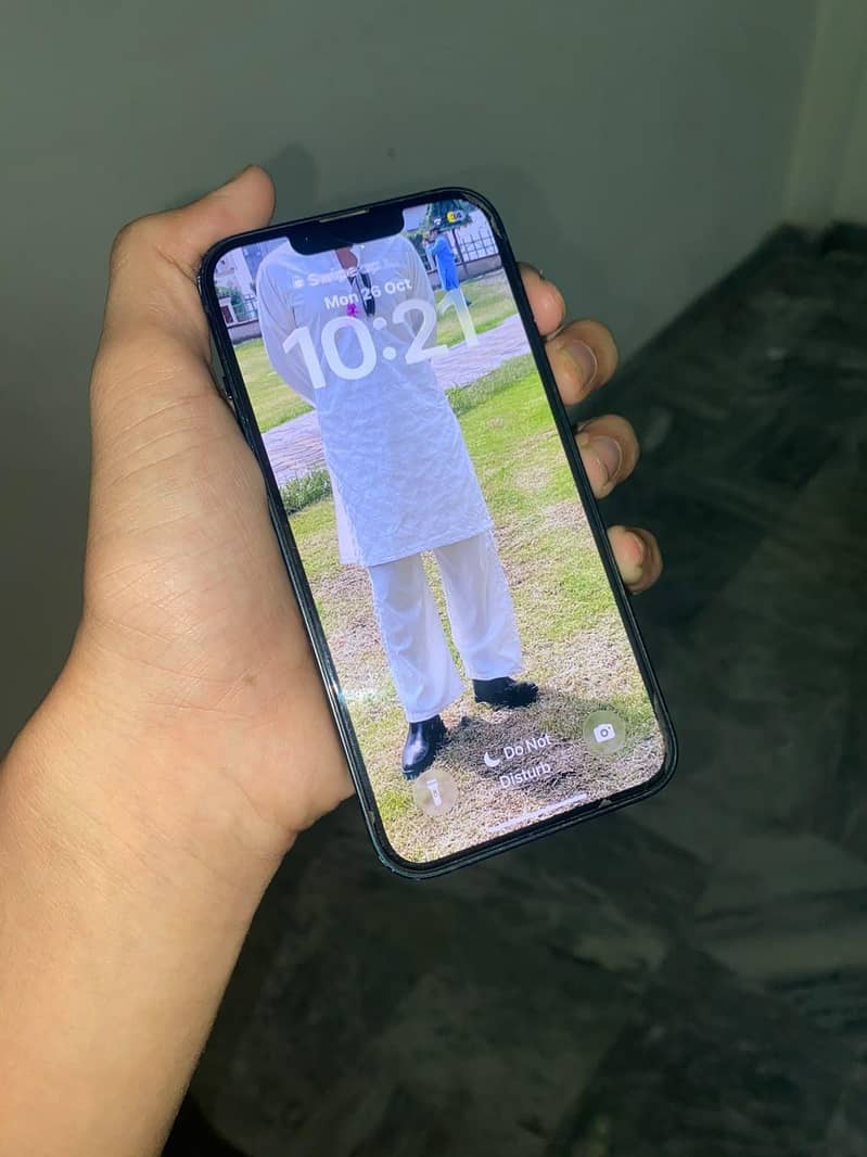 Apple iPhone 13 4