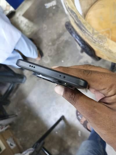 Redmi not 15 pro. 8.256.