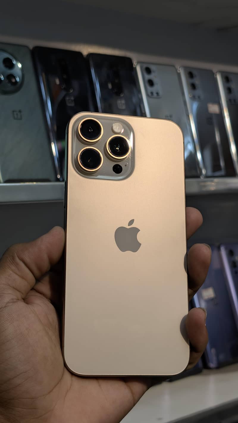 Apple iPhone 16 Pro Max 2