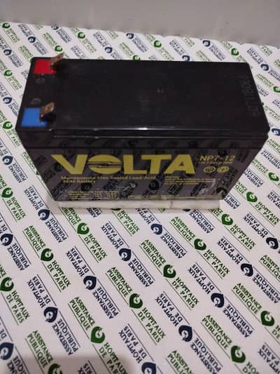 Volta dry bettry 12v and 7ah with charger 10A for sale