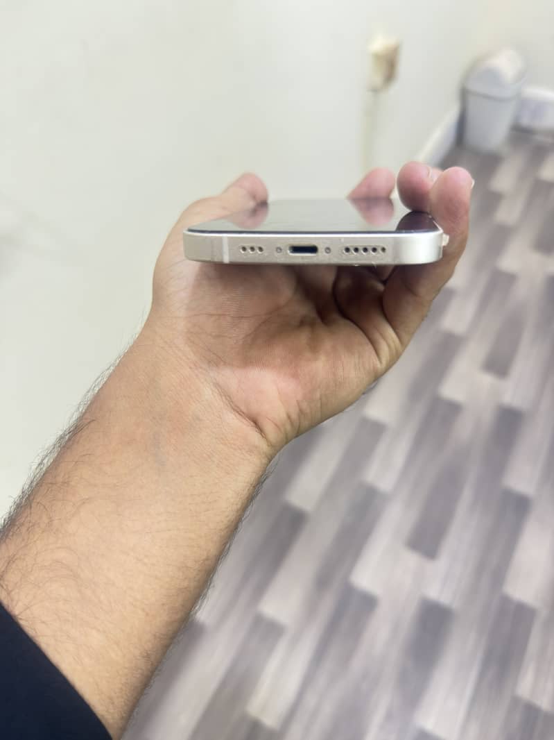 Apple iPhone 13 2