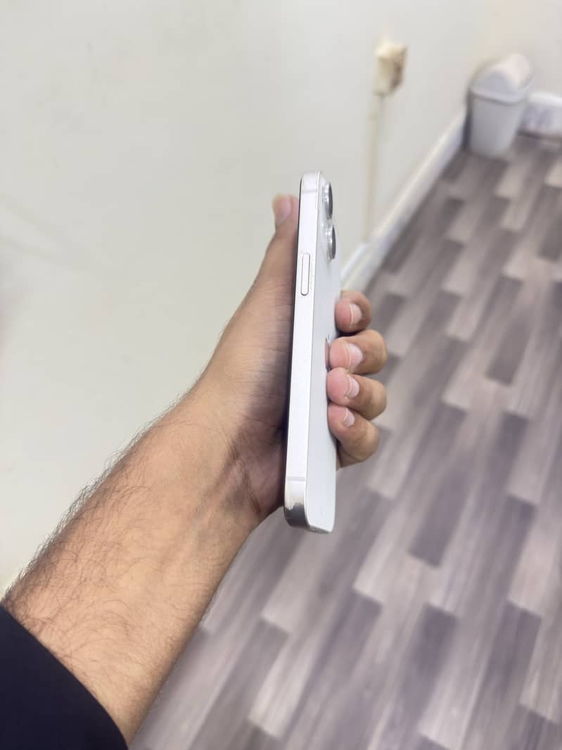 Apple iPhone 13 3