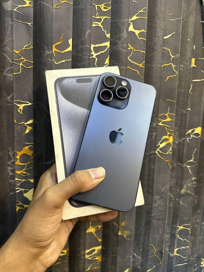 Apple iPhone 15 Pro Max 1