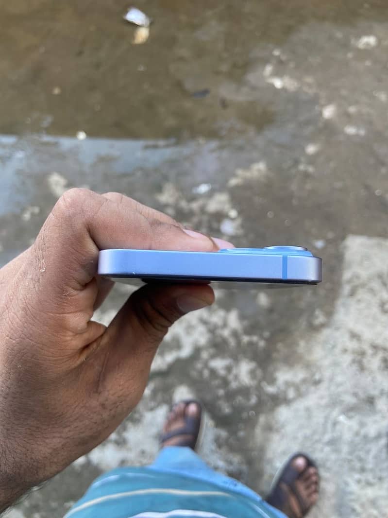 Apple iPhone 14 4